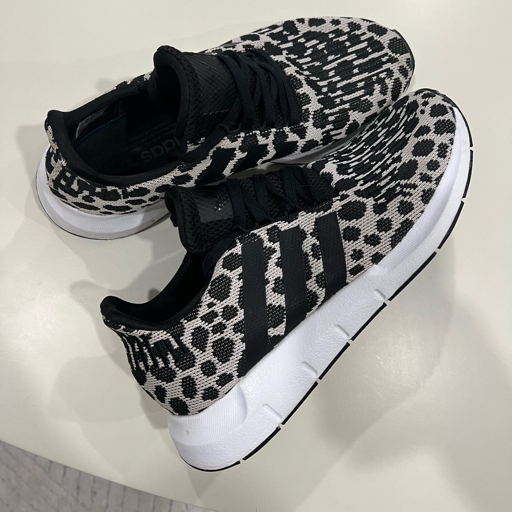 Adidas Swift Run Sneaker 7.5